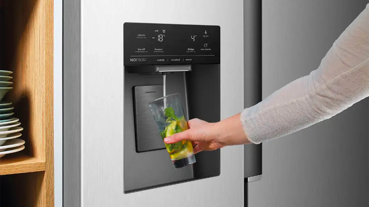 D&aacute;vkovač ledu a vody lednice Gorenje