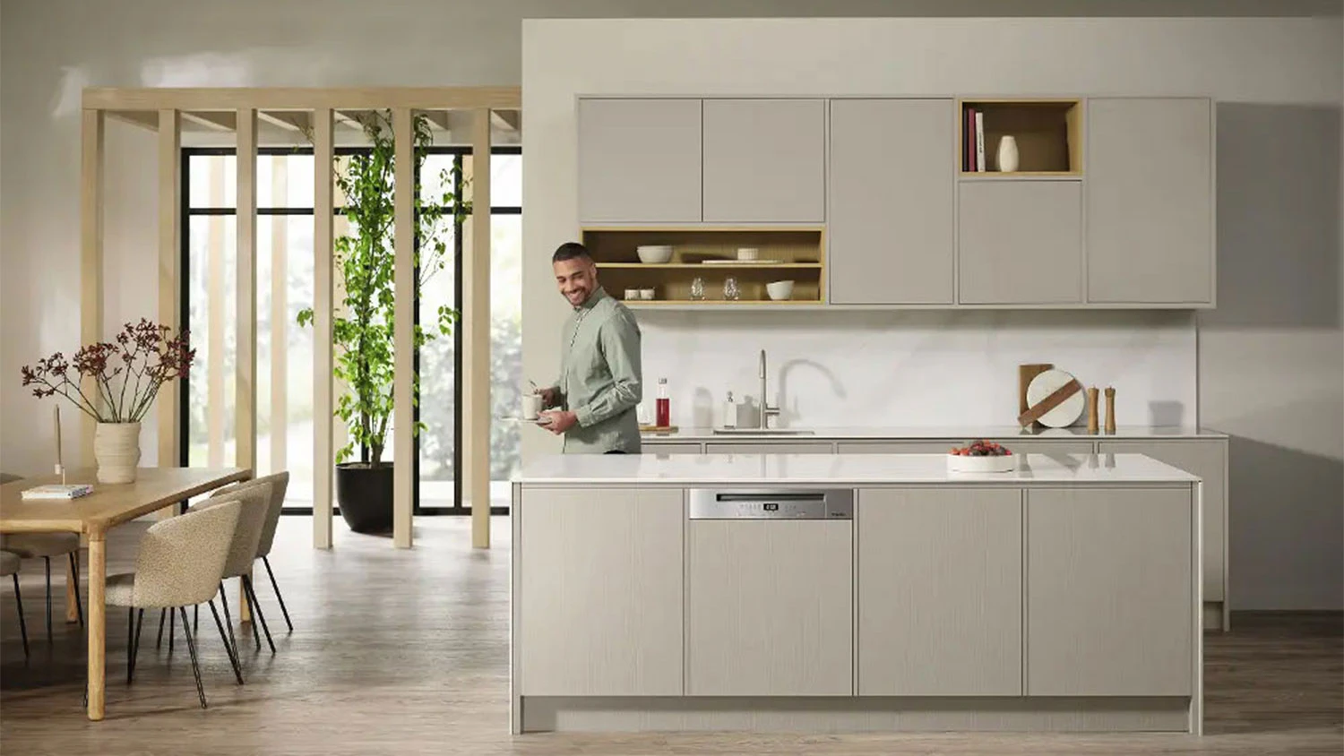 Myčka Miele G 5817 SCi XXL Active Plus vestavěn&aacute; do kuchyňsk&eacute; linky