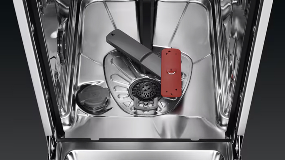 Vestavn&aacute; myčka n&aacute;dob&iacute; AEG FEE73517PM rameno SatelliteClean_04