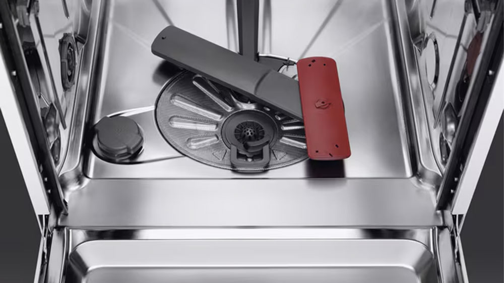 Vestavn&aacute; myčka n&aacute;dob&iacute; AEG FSK93718P rameno SatelliteClean_04