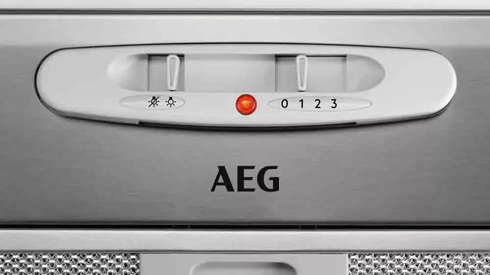 Tlačidlové ovládanie digestora AEG DGB3523S_03