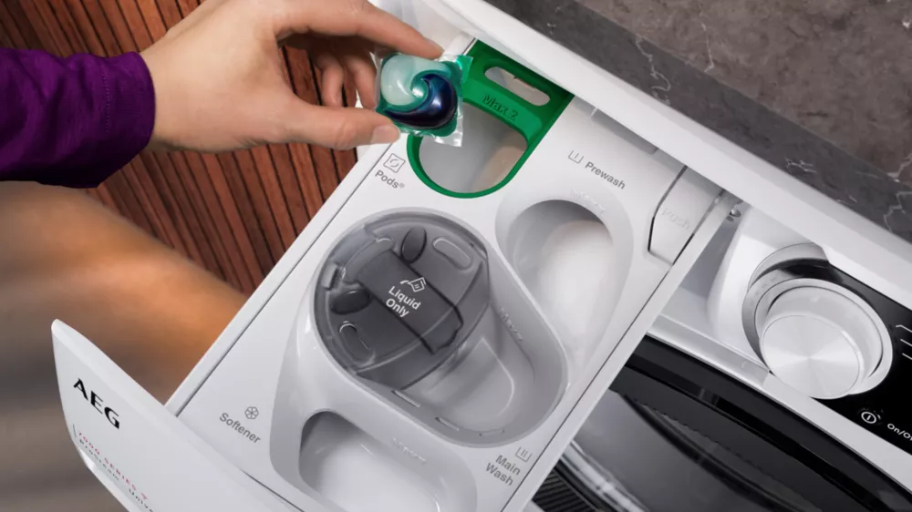 &Scaron;upl&iacute;k na prac&iacute; prostředky u pračky AEG LFR83166OC_02