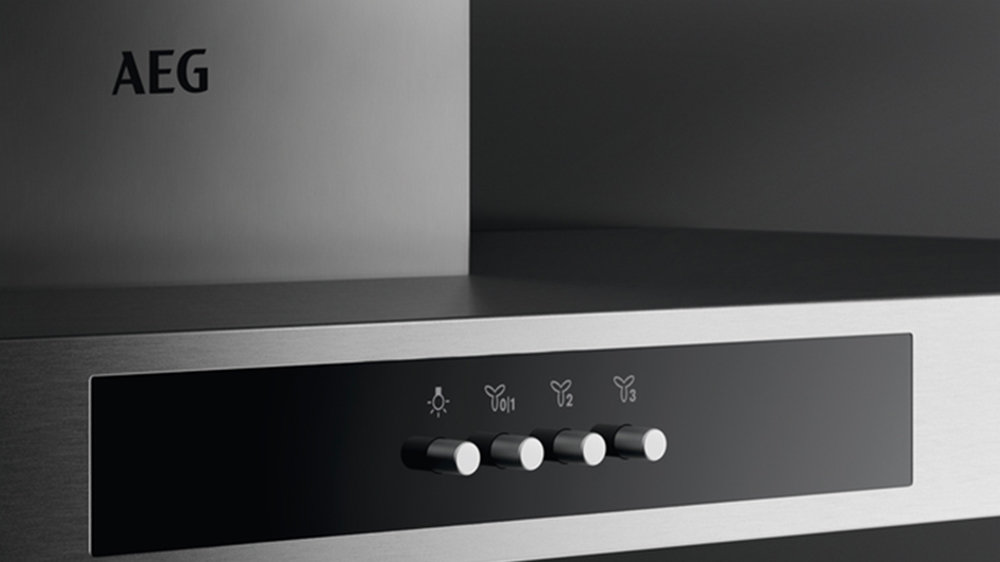 Komínový odsavač par AEG DBB4951M