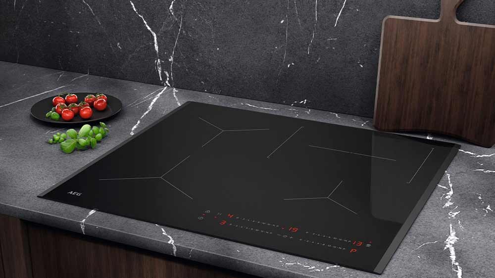 Kuchyňská linka s deskou AEG TO64IC00FB_02“