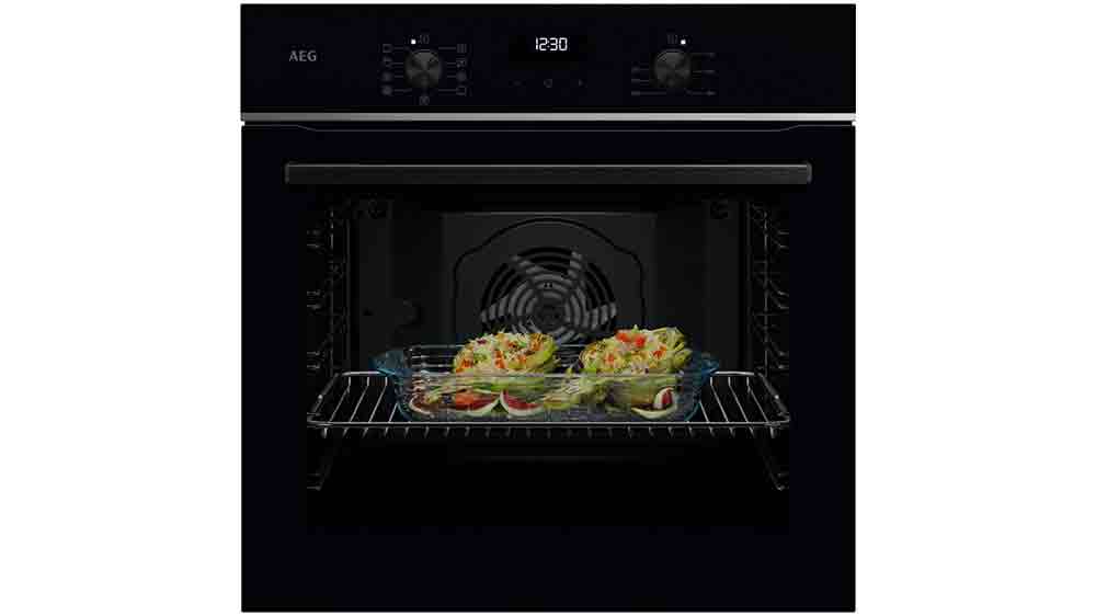 Vestavná trouba AEG série 5000 SurroundCook TU5AB21FSB_01