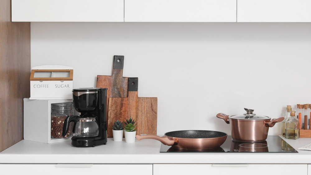 Indukční varná deska jako součást moderní kuchyně_03