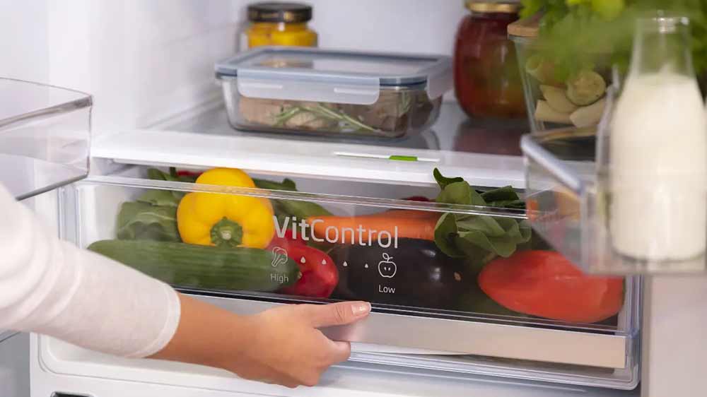 Zásuvka s funkcí VitControl lednice Amica FY3279.6GDFB_03