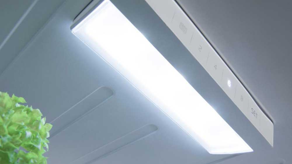 LED osvětlení u kombinované chladničky Amica FK2695.4FTHAA_02