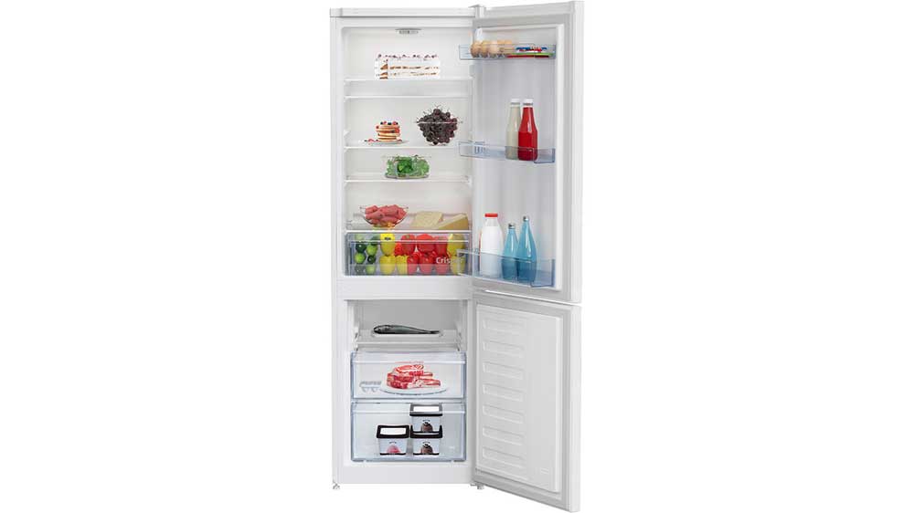 Vnitřní prostor kombinované chladničky Beko RCSA270K40WN_03