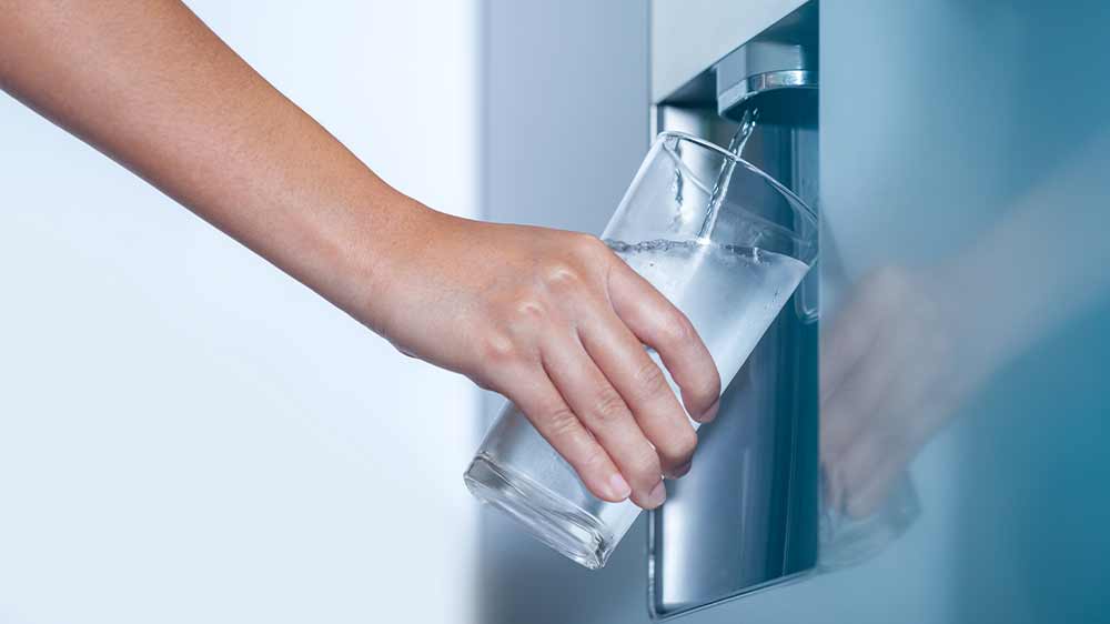 Dávkovač vody na lednici_04