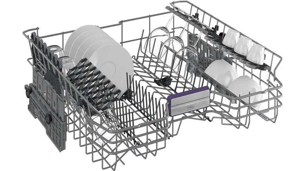 Detailní záběr na přihrádku na nádobí myčky Beko BDIN38646MD_03