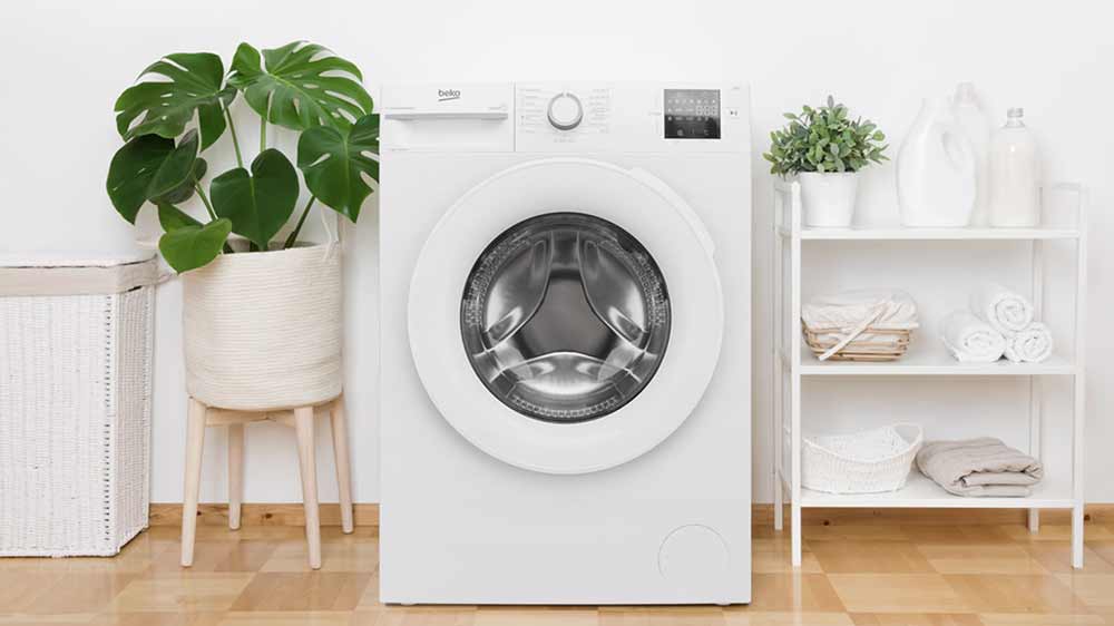Pračka s předním plněním Beko BM1WFSU36233WW v moderním interiéru_02