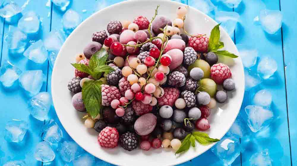 Zmražené ovoce na talíři_04
