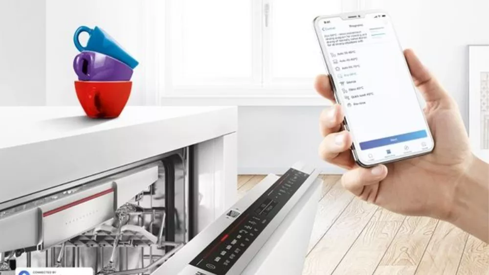 Ovl&aacute;d&aacute;n&iacute; pomoc&iacute; mobilu volně stoj&iacute;c&iacute; myčky Bosch SMS4EMI06E_04