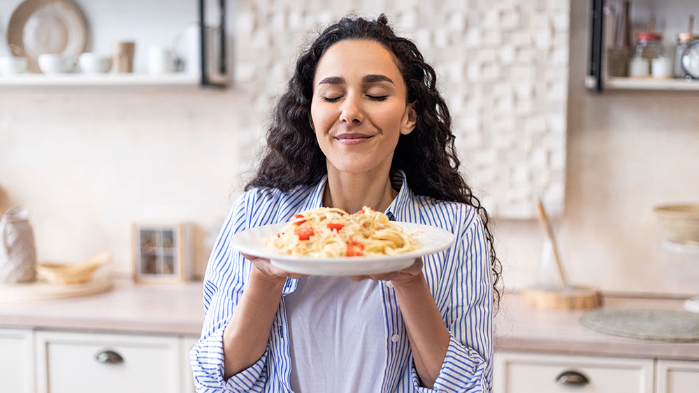 Jídlo připrafené z mikrovlnné trouby Bosch FFL023MS2_03