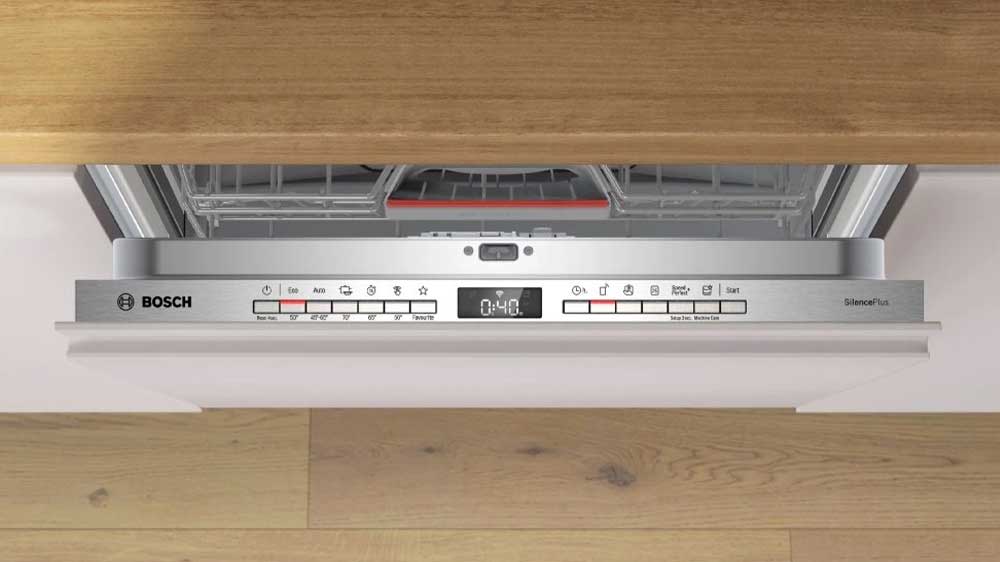 Výběr programů na ovládacím panelu vestavné myčky Bosch SMV4EVX08E_03