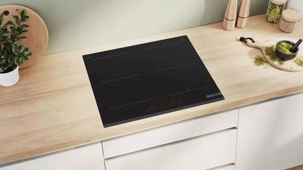 Indukční varná deska Bosch PIX631HC1E zabudovaná v kuchyňské lince_02