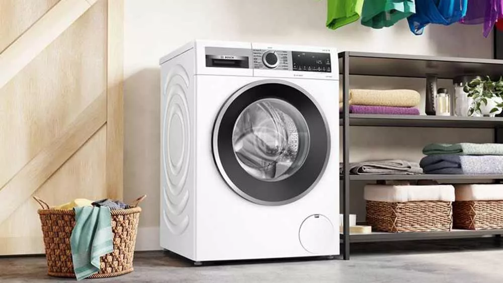 Pračka Bosch Serie 6 WGG244Z2CS instalovan&aacute; v koupelně_02