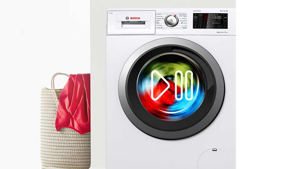 Pračka Bosch nabízí možnost přidat prádlo během pracího cyklu_5