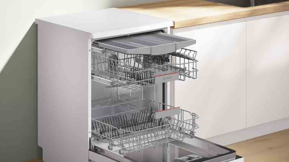 Vnitřní prostor myčky nádobí Bosch SMS4HVW14E_04