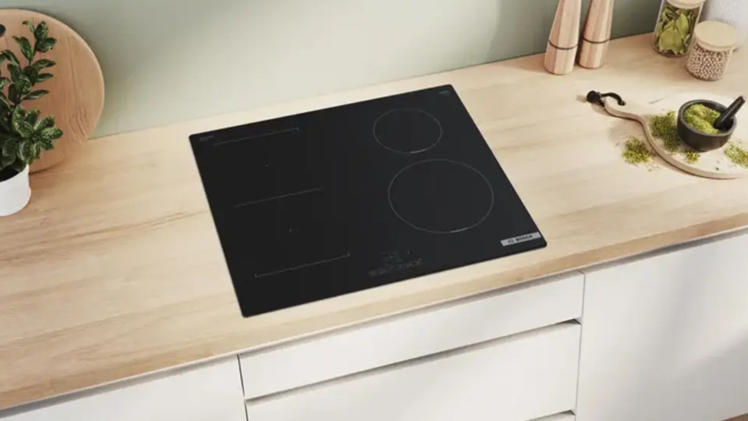 Indukční varná deska Bosch PWP611BB5E na lince