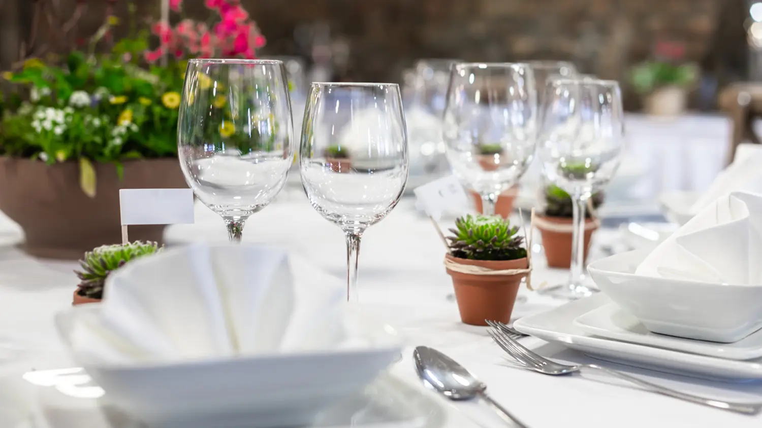 Slavnostně prostřen stůl Close Table Dining Hall Stock fotografie 1499478563 | Shutterstock