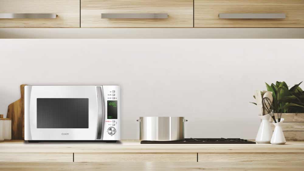 Mikrovlnná trouba Candy CMXW20DW v kuchyni_04