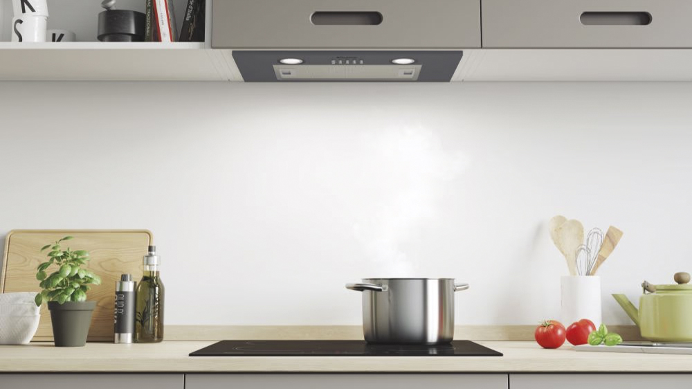 Hrnec na varné desce pod odsavačem par CANDY CBG625/1X/4U_02