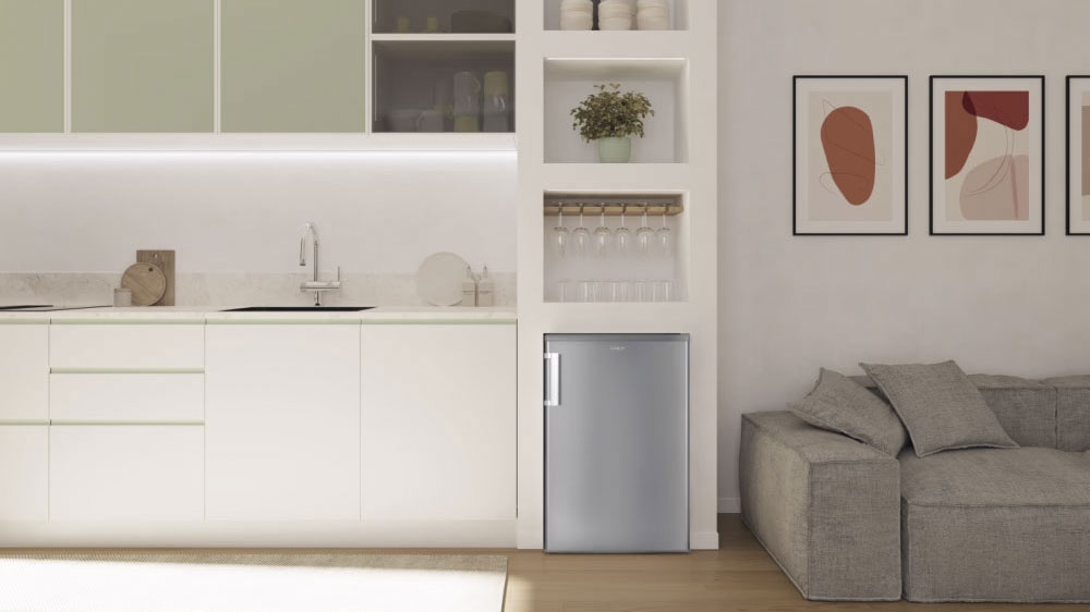 Chladnička Candy COHS 45EXH v interiéru_02