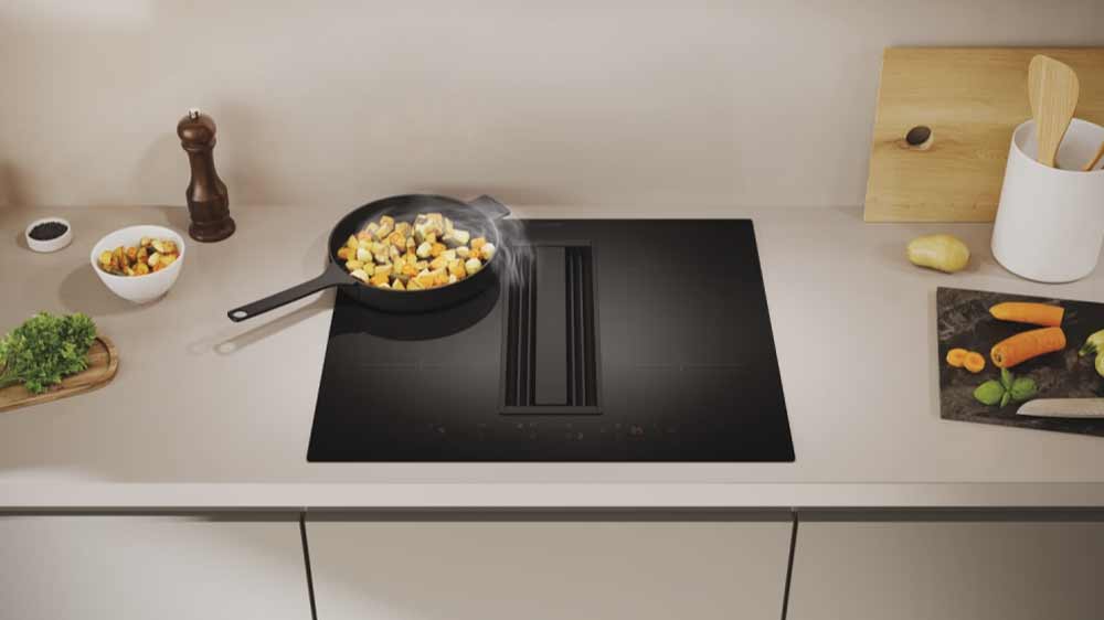 Indukční varná deska Candy CIH6I4CF součástí kuchyňské linky_04