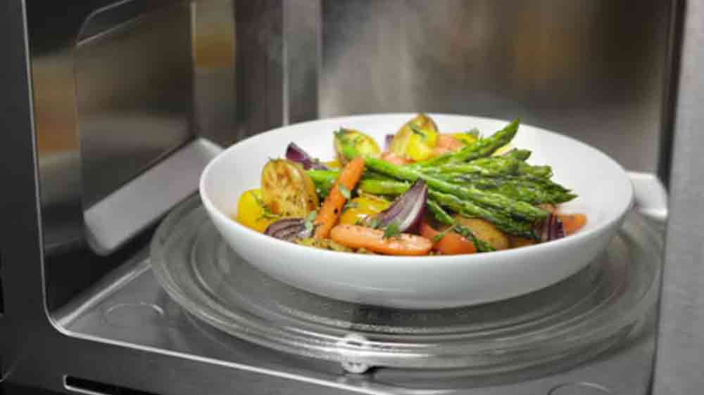 Ohřáté jídlo v mikrovlnné troubě Electrolux_02