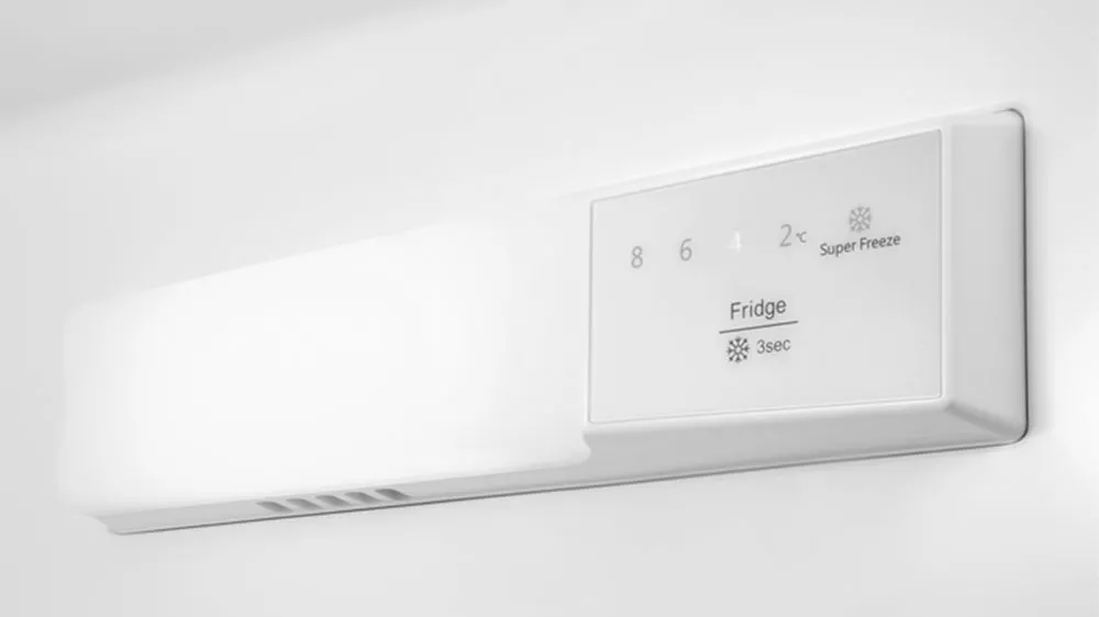 Ovl&aacute;dac&iacute; panel u chladničky Electrolux LXB1SE11W0_02