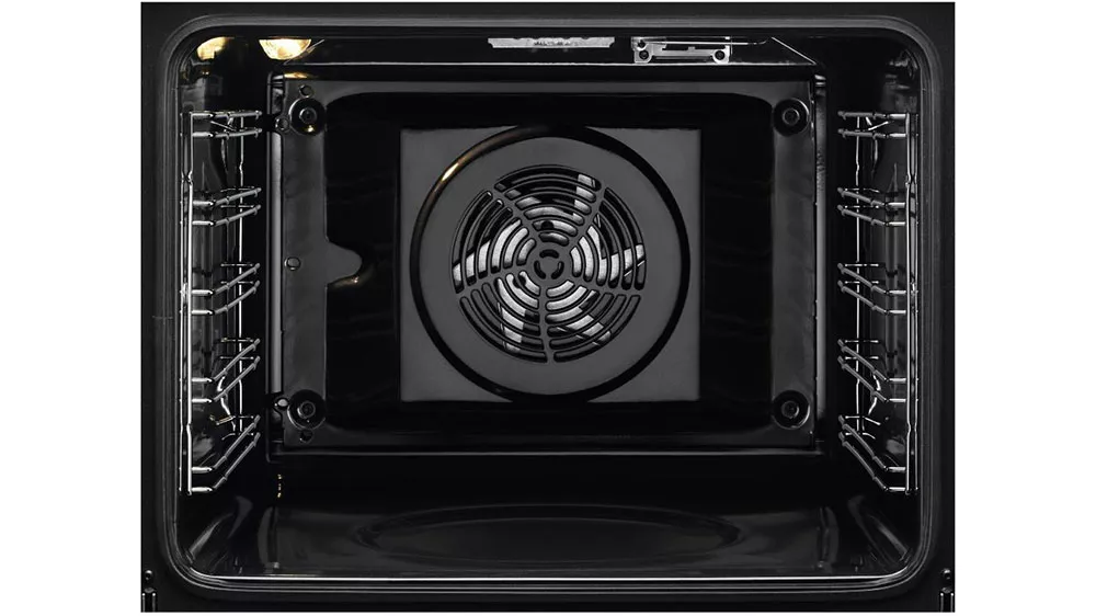 Vnitřní prostor trouby Electrolux EOF4P56X_03