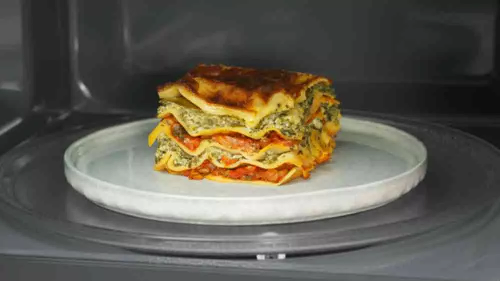 Lasagne v mikrovlnné troubě Electrolux_03