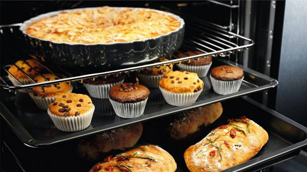 Nadýchané koláče z trouby Electrolux EOD3H40BX_02