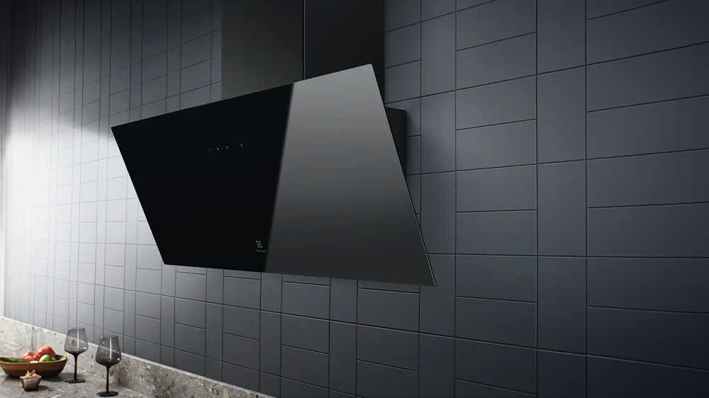 Komínový odsavač par ELECTROLUX LFV439K v kuchyni_02