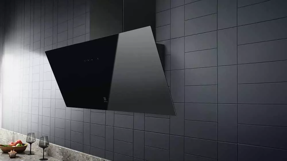 Komínový odsávač pár ELECTROLUX LFV439K v kuchyni_02