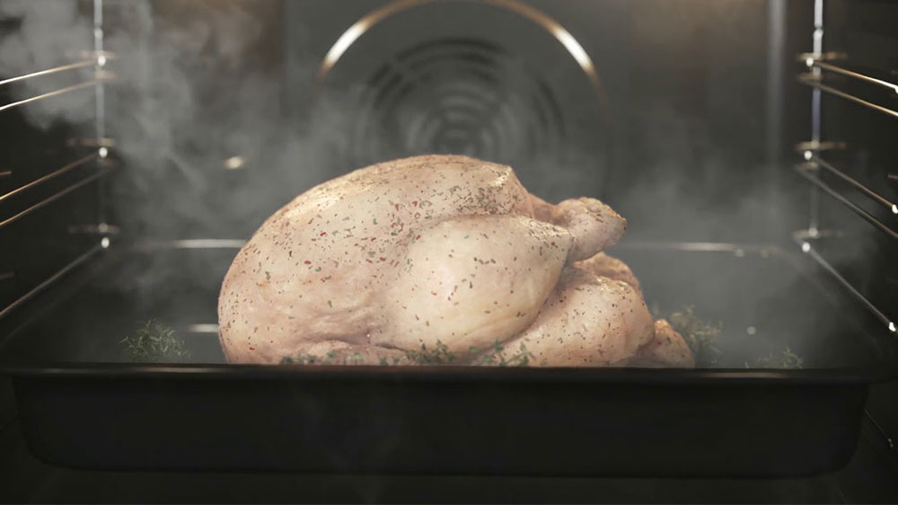 Kuře pečící se v troubě Electrolux EOC9P31WX_02