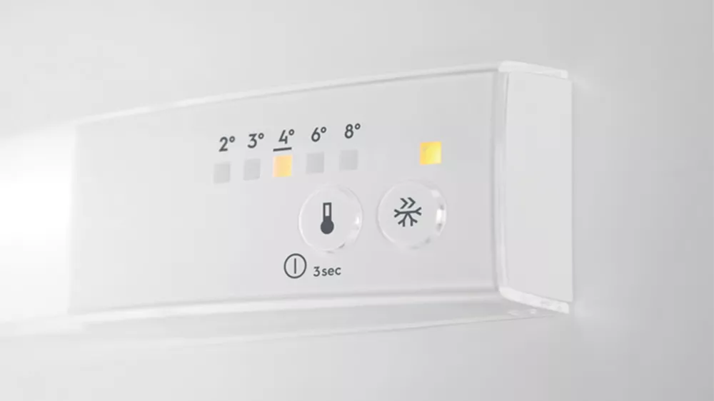 Ovládací panel u chladničky Electrolux LFB3AE12S_03