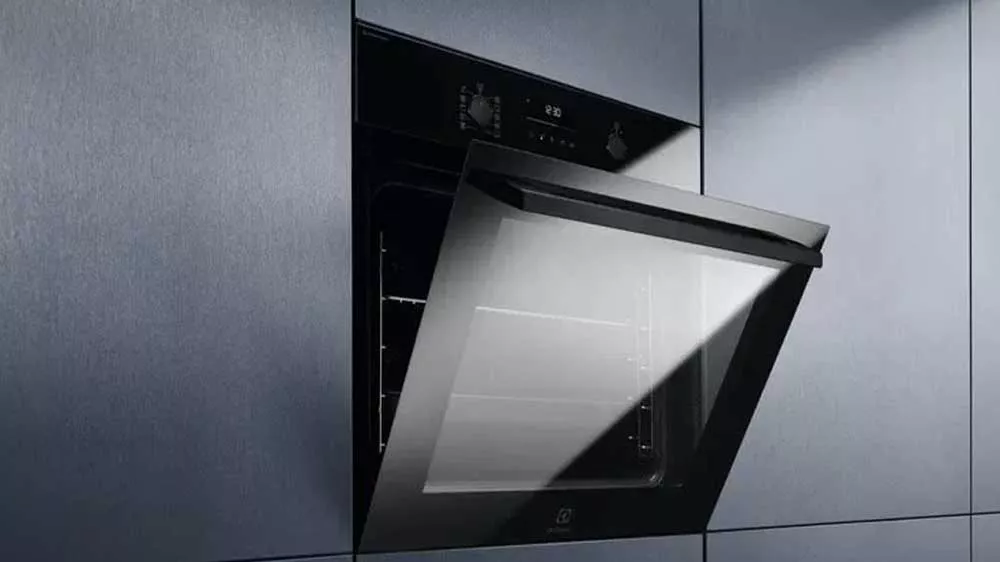 Vestavná trouba Electrolux EOD6F77WZ s dotykovým ovládáním v kuchyni_04
