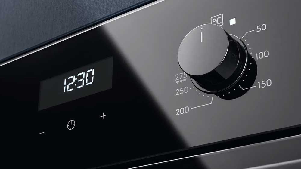 Ovládací panel vestavné trouby Electrolux EOD5F71Z_02