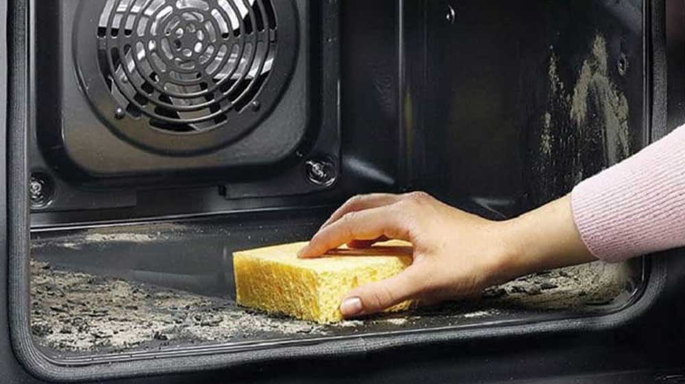 Katalytické čištění vnitřku vestavné trouby Electrolux EOD5F71Z_05