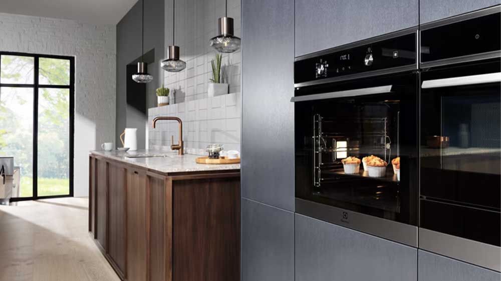 Vestavná trouba Electrolux EOD6F77H zabudovaná v kuchyni_04