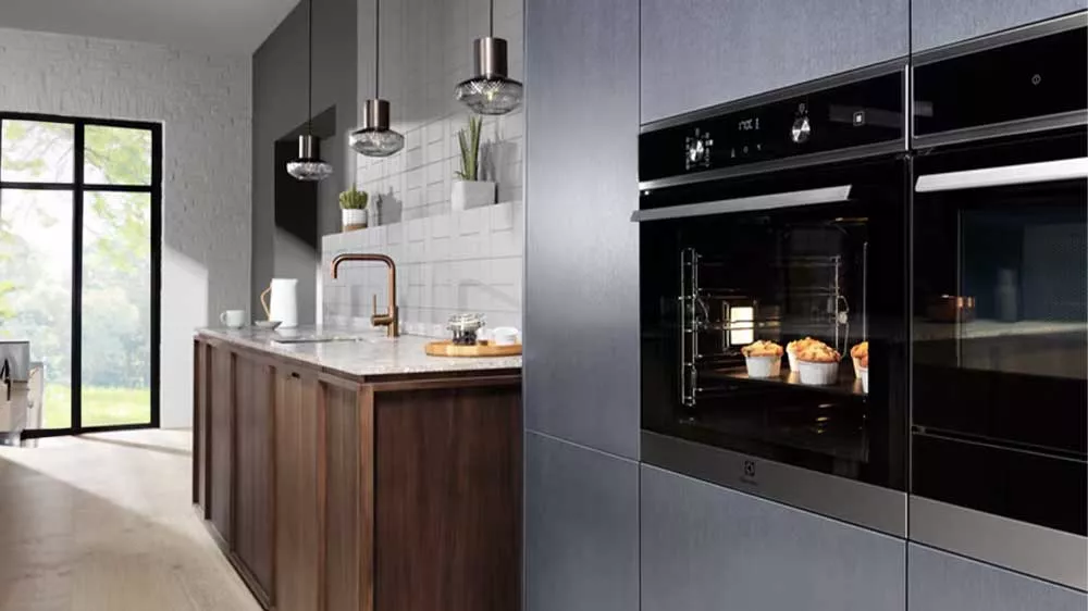 Vestavná trouba Electrolux EOD6F77H zabudovaná v kuchyni_04