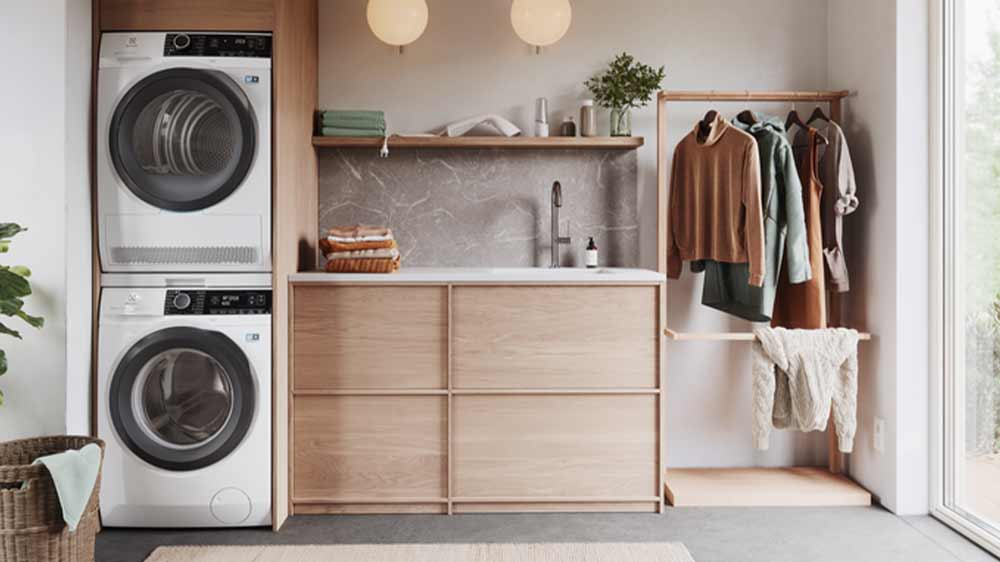 Pračka a sušička umístěné na sobě_02