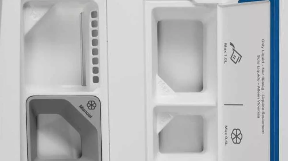 Z&aacute;suvka AutoDose v pračce s předn&iacute;m plněn&iacute;m Electrolux EW8F5412SAC_03