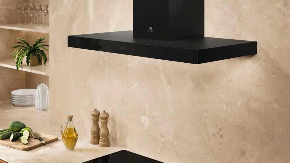 Vestavný odsavač par Electrolux LFT819K v kuchyni_02