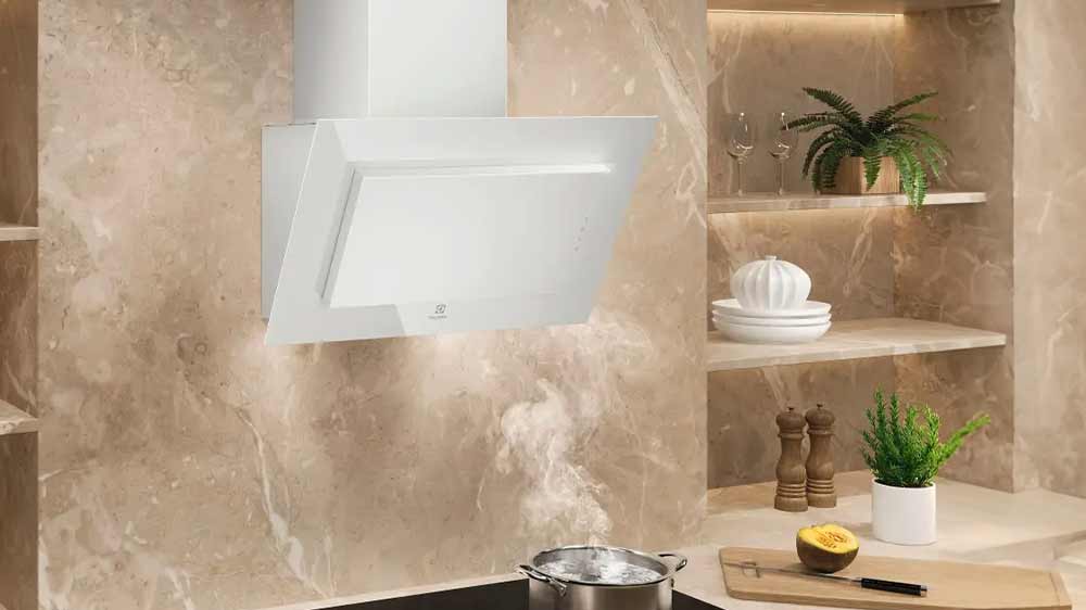 Vestavný odsavač par Electrolux LFV326W v kuchyni_02