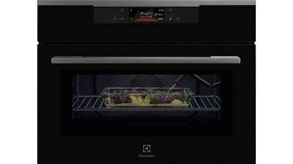 Multifunkčn&iacute; horkovzdu&scaron;n&aacute; trouba Electrolux KVLBE09H MealAssist CombiQuick_01