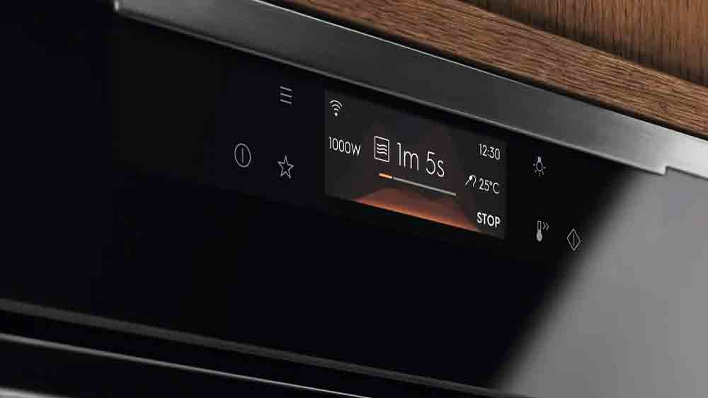 Displej multifunkčn&iacute; horkovzdu&scaron;n&eacute; trouby Electrolux KVLBE09H_03